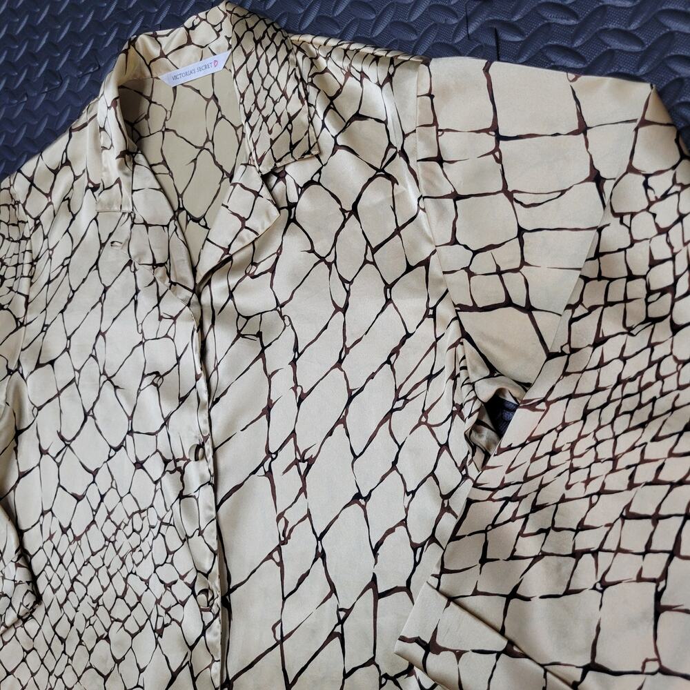 Vintage Victoria’s Secret Satin Snake Print Button Up Pajama Top Medium Luxury